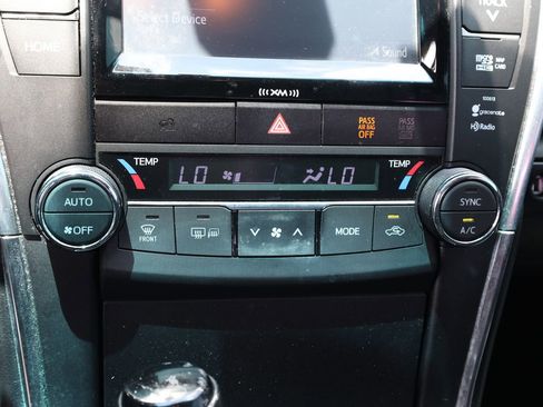 Used 2016 Toyota Camry XSE w/ Moonroof Package FWD image 27
