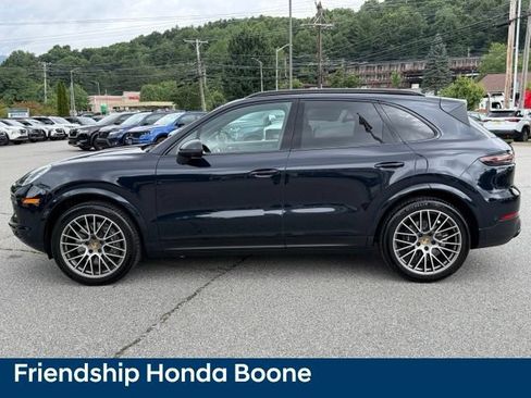 Used 2023 Porsche Cayenne Platinum Edition AWD/4WD image 8