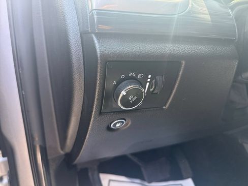 Used 2019 Jeep Grand Cherokee Altitude RWD image 17