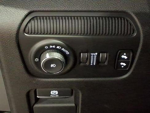 Used 2024 Jeep Wagoneer L Series II w/ Flexible Seating Group AWD/4WD image 13