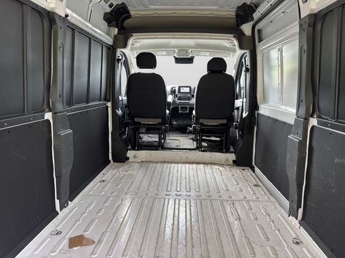 Used 2026 RAM ProMaster 2500 w/ Convenience Group FWD image 11