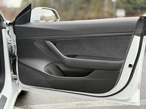 Used 2020 Tesla Model 3 Standard Range Plus image 36