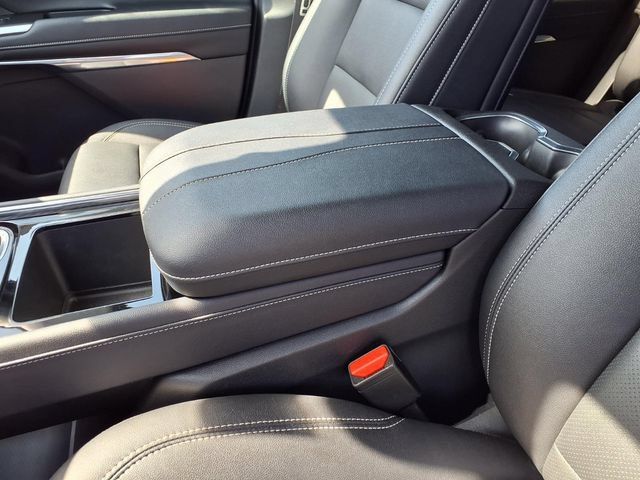 Used 2025 Chevrolet Traverse LT AWD/4WD image 66