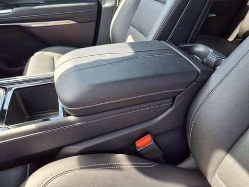 Used 2025 Chevrolet Traverse LT AWD/4WD image 66