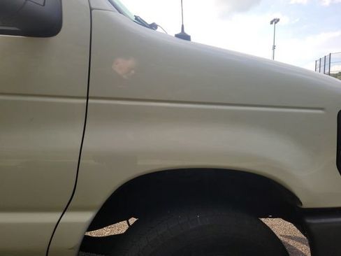 Used 2014 Ford E-350 and Econoline 350 Super Duty RWD image 32