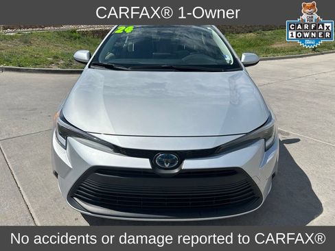 Used 2024 Toyota Corolla LE w/ LE Premium Package FWD image 2