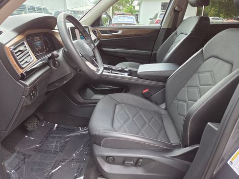 Used 2024 Volkswagen Atlas SE FWD image 25