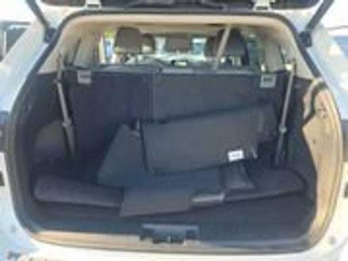 Used 2023 Toyota Highlander XLE FWD image 17