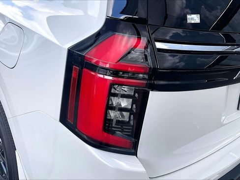 New 2026 Nissan Armada SV AWD/4WD image 12