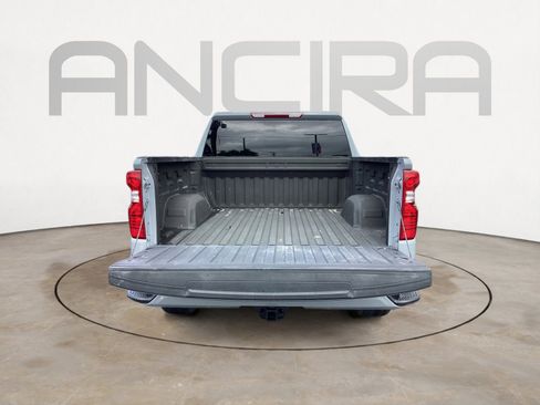 Used 2025 Chevrolet Silverado 1500 Custom image 14