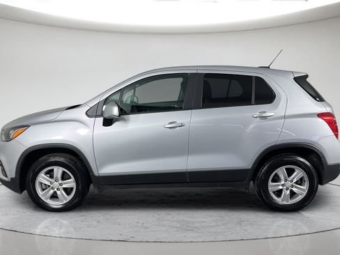 Used 2020 Chevrolet Trax LS w/ Tint and Cruise Package AWD/4WD image 6
