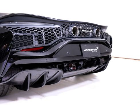 Used 2024 McLaren Artura RWD image 12