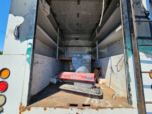 Used 2009 Ford F450 XL RWD image 3