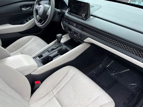 Certified 2024 Honda Accord LX image 32