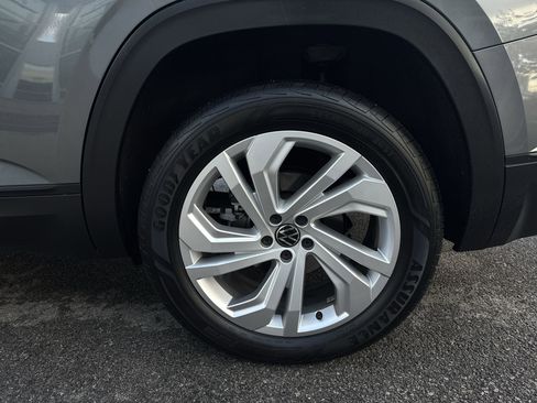 Used 2023 Volkswagen Atlas SE w/ Panoramic Sunroof Package image 34