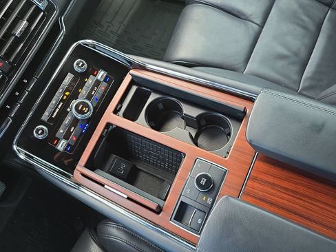 Used 2023 Lincoln Navigator Reserve AWD/4WD image 22