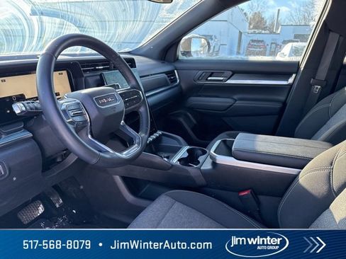 Used 2025 GMC Terrain Elevation image 11