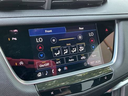 Used 2024 Cadillac XT6 Luxury w/ LPO, Floor Liner Package AWD/4WD image 28