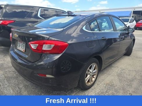 Used 2017 Chevrolet Cruze LT FWD image 3