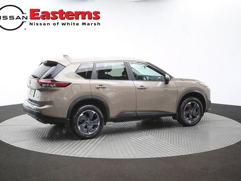 Used 2024 Nissan Rogue SV w/ SV Premium Package FWD image 42