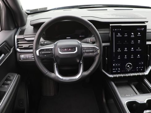 Used 2025 GMC Acadia Elevation image 13