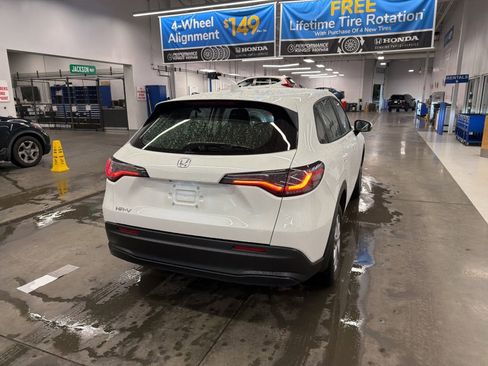 Certified 2024 Honda HR-V LX image 41