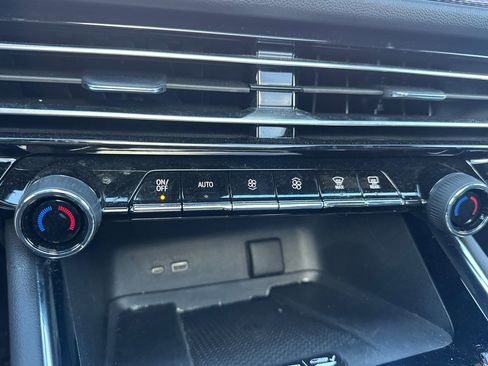 Used 2025 Chevrolet Traverse High Country w/ LPO, Floor Liner Package AWD/4WD image 27