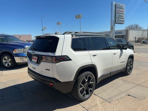 New 2026 Jeep Cherokee Overland w/ Trailer Tow Group AWD/4WD image 6