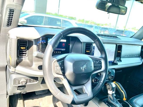 Used 2023 Ford Bronco Badlands AWD/4WD image 13