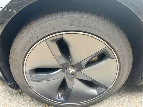 Used 2020 Tesla Model 3 Standard Range Plus RWD image 5