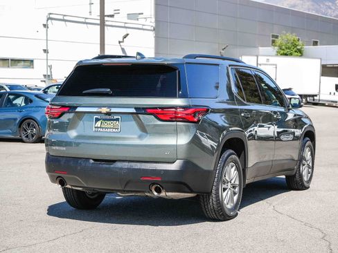 Used 2022 Chevrolet Traverse LT FWD image 6