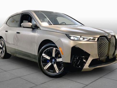 Used 2024 BMW iX xDrive50 w/ Premium Package AWD/4WD image 2