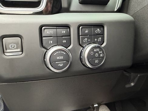 Used 2024 GMC Sierra 3500 Denali Ultimate image 26