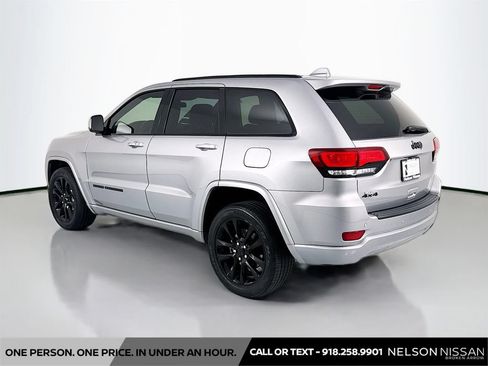 Used 2021 Jeep Grand Cherokee Laredo X AWD/4WD image 7