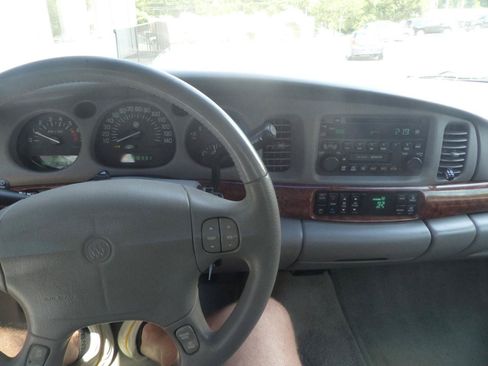 Used 2002 Buick Le Sabre Limited w/ Driver Confidence Pkg FWD image 20