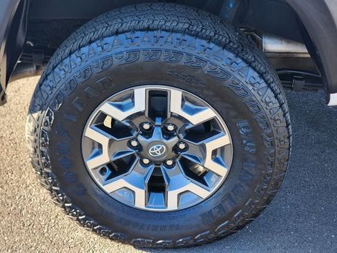 Used 2023 Toyota Tacoma TRD Off-Road image 12
