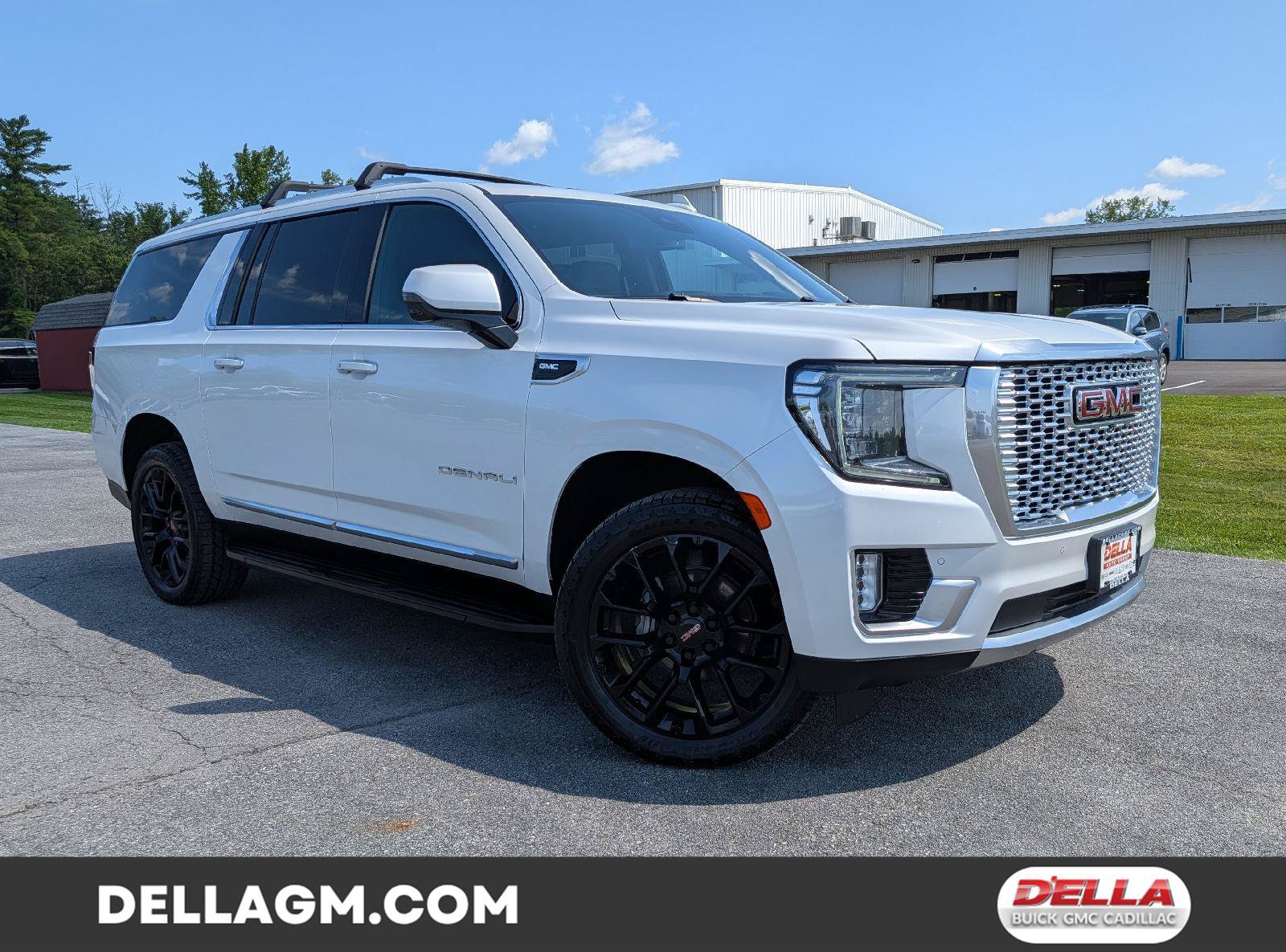 Used 2024 GMC Yukon XL Denali AWD/4WD image 1