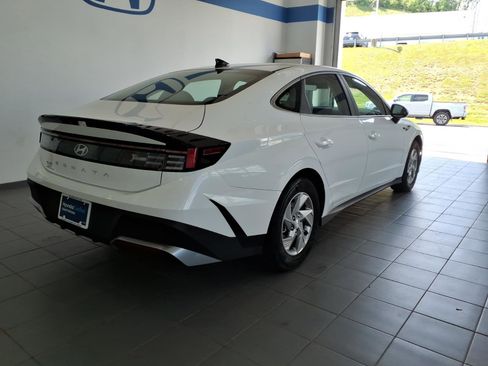 Used 2025 Hyundai Sonata SE FWD image 5