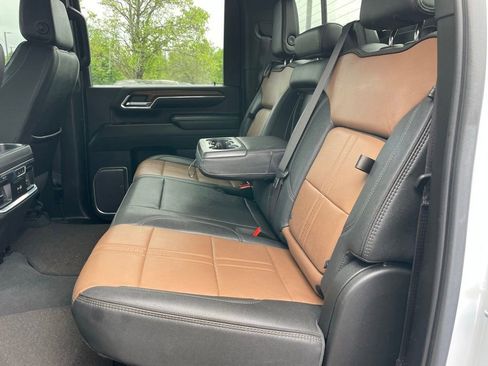 Used 2024 Chevrolet Silverado 2500 High Country w/ Technology Package AWD/4WD image 7