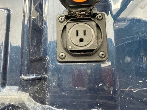 Certified 2023 Chevrolet Silverado 1500 LT image 12