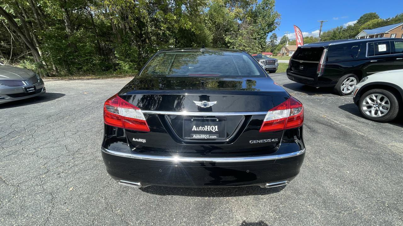 Used 2012 Hyundai Genesis 4.6 RWD image 7