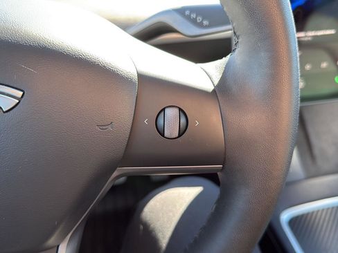 Used 2022 Tesla Model Y Performance image 15