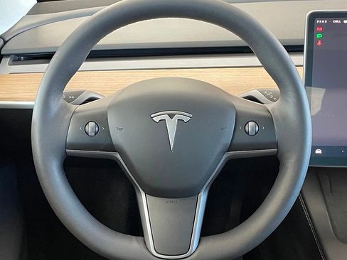 Used 2023 Tesla Model Y Long Range image 23