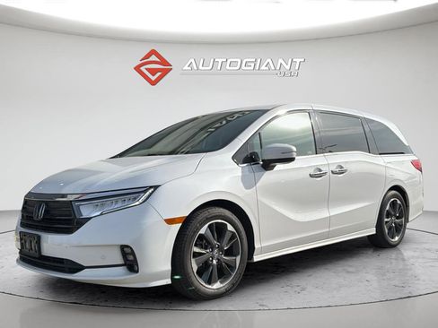 Used 2023 Honda Odyssey Elite image 3