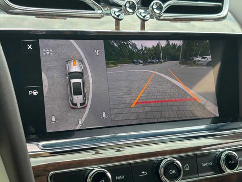 New 2025 Bentley Bentayga Extended Wheelbase image 39
