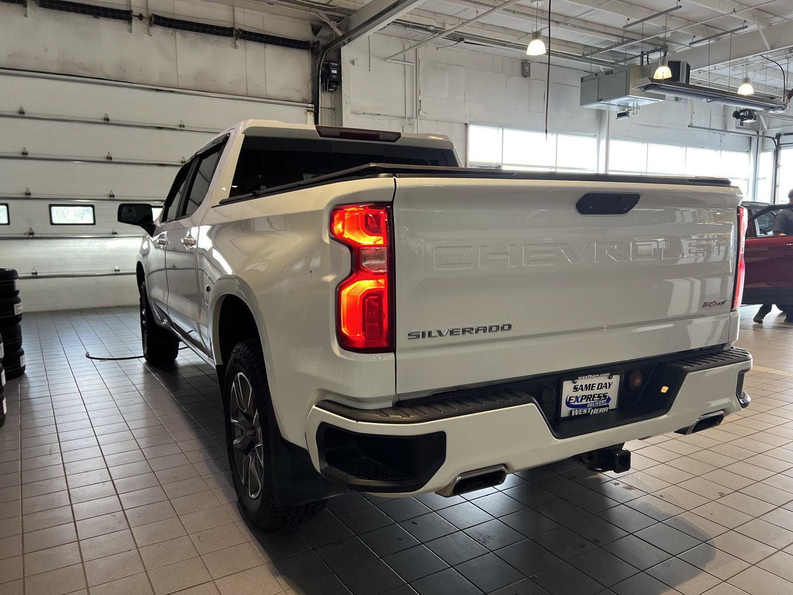 Used 2020 Chevrolet Silverado 1500 RST AWD/4WD image 6
