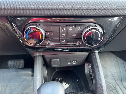 Used 2024 Chevrolet TrailBlazer LT w/ LT Cold Weather Package AWD/4WD image 25