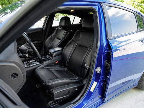 Used 2022 Dodge Charger SXT w/ Blacktop Package RWD image 39