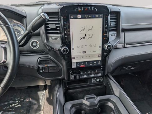 Used 2022 RAM 2500 Limited AWD/4WD image 17