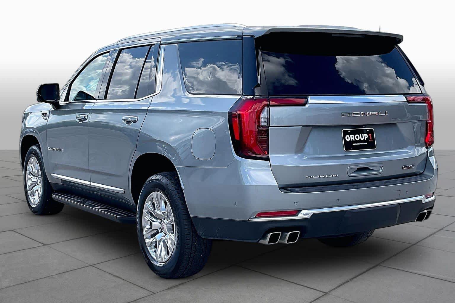 Used 2025 GMC Yukon Denali RWD image 12